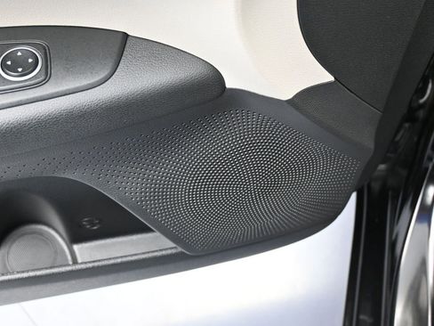 Used 2022 Kia Forte LXS w/ LXS Technology Package image 14