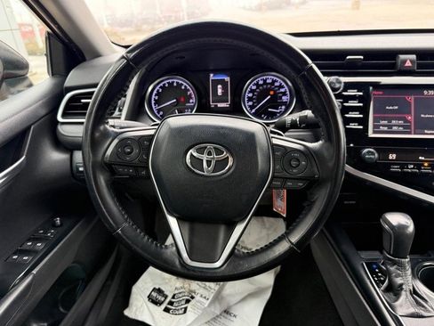 Used 2018 Toyota Camry SE image 14