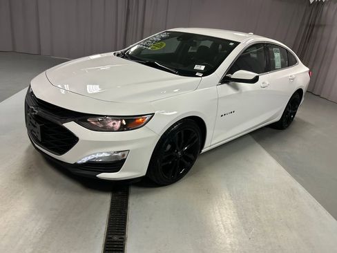 Used 2024 Chevrolet Malibu LT w/ Sport Edition image 3