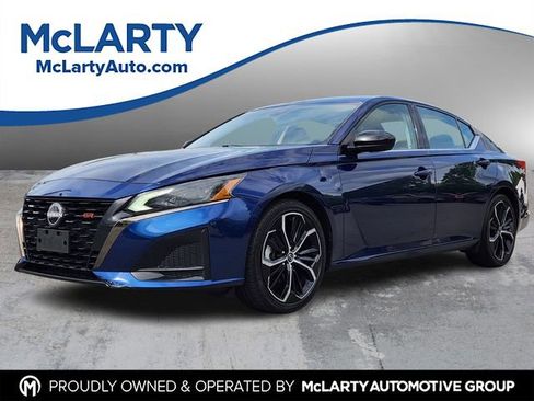 Used 2024 Nissan Altima 2.5 SR image 1