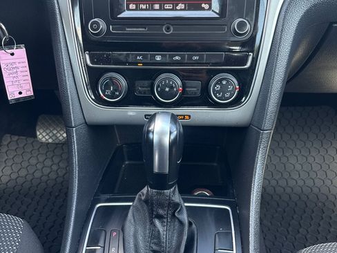 Used 2018 Volkswagen Passat 2.0T S w/ Driver Assistance Package FWD image 13