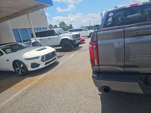 Used 2025 Ford F150 Lariat w/ Equipment Group 501A Mid AWD/4WD image 6
