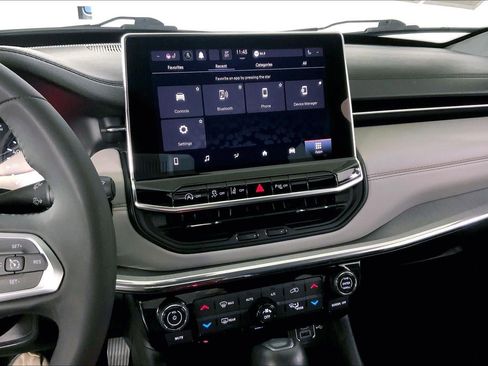 Used 2024 Jeep Compass Limited image 6