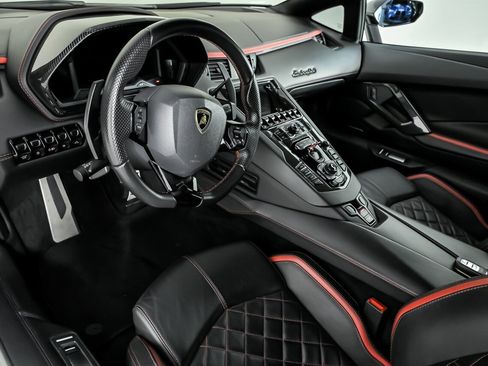 Used 2017 Lamborghini Aventador S image 23