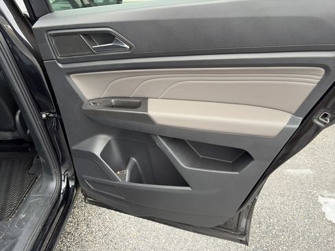 Used 2023 Volkswagen Atlas Cross Sport SEL R-Line image 21