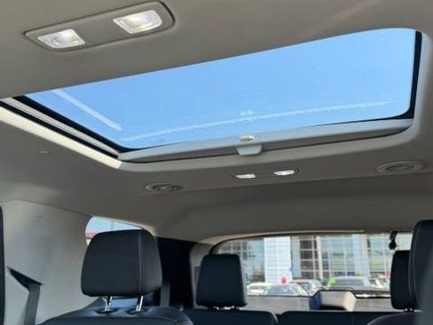Used 2019 Chevrolet Traverse Premier w/ Redline Edition AWD/4WD image 11