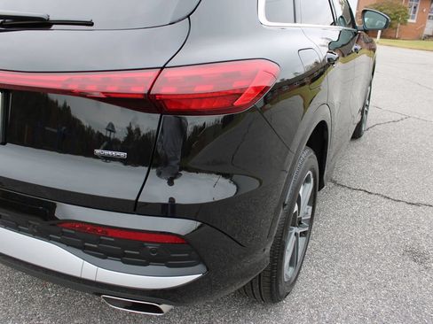 Used 2025 Audi Q5 Premium w/ Convenience Package AWD/4WD image 45