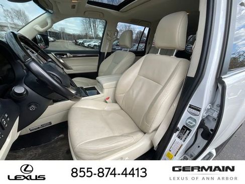 Used 2020 Lexus GX 460 Luxury w/ Luxury Sport Package image 12