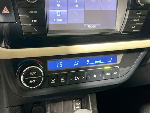 Used 2014 Toyota Corolla LE image 26