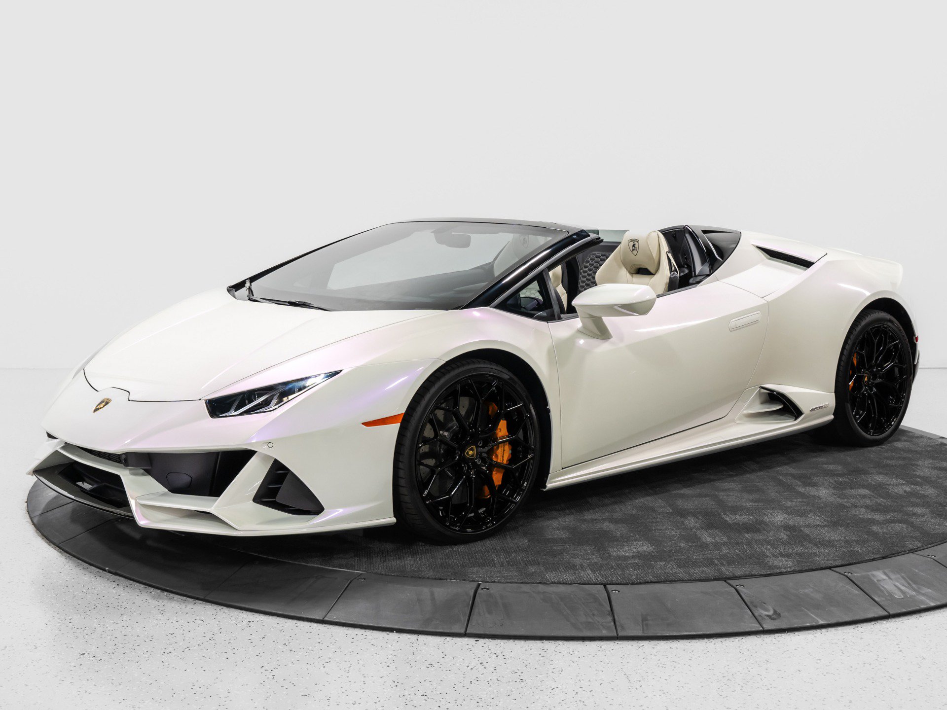 Used 2024 Lamborghini Huracan EVO AWD/4WD image 2