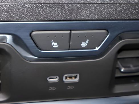 Used 2026 GMC Sierra 1500 Denali Ultimate AWD/4WD image 13