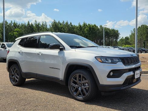 New 2026 Jeep Compass Latitude AWD/4WD image 2