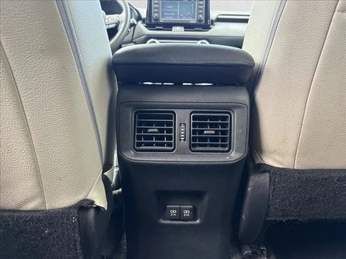 Used 2021 Toyota RAV4 XLE AWD/4WD image 22