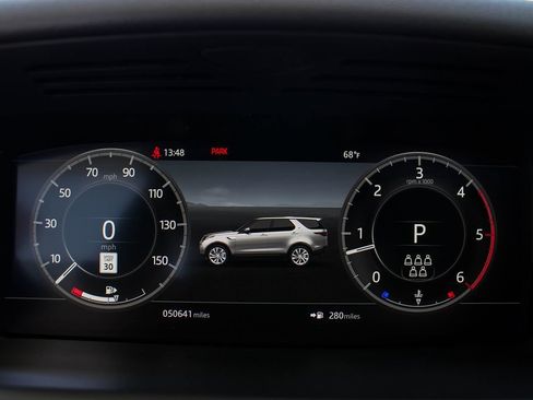 Used 2019 Land Rover Discovery HSE image 31