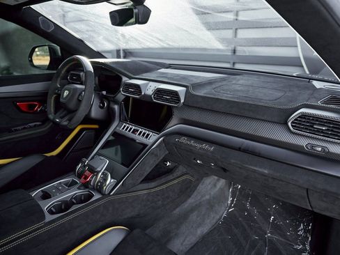 Used 2024 Lamborghini Urus Performante image 41