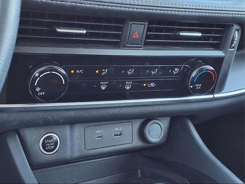 Used 2023 Nissan Rogue S image 13