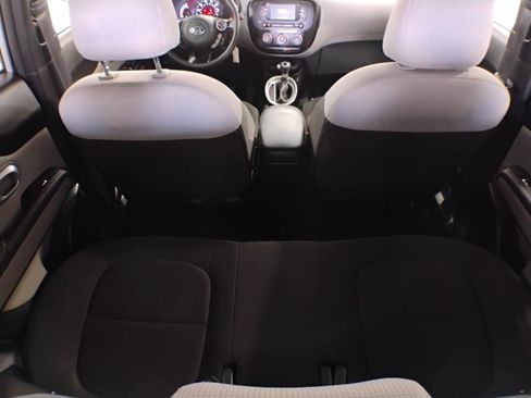 Used 2019 Kia Soul image 31