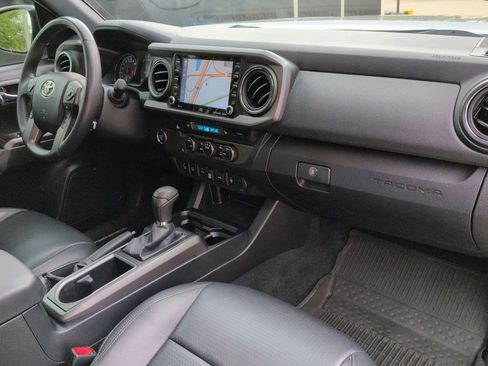 Used 2021 Toyota Tacoma TRD Off-Road w/ TRD Premium Off Road Package image 27