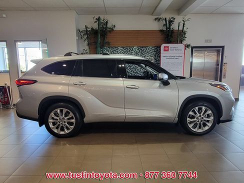 Used 2023 Toyota Highlander Limited w/ Protection Package #3 (TMS) AWD/4WD image 3