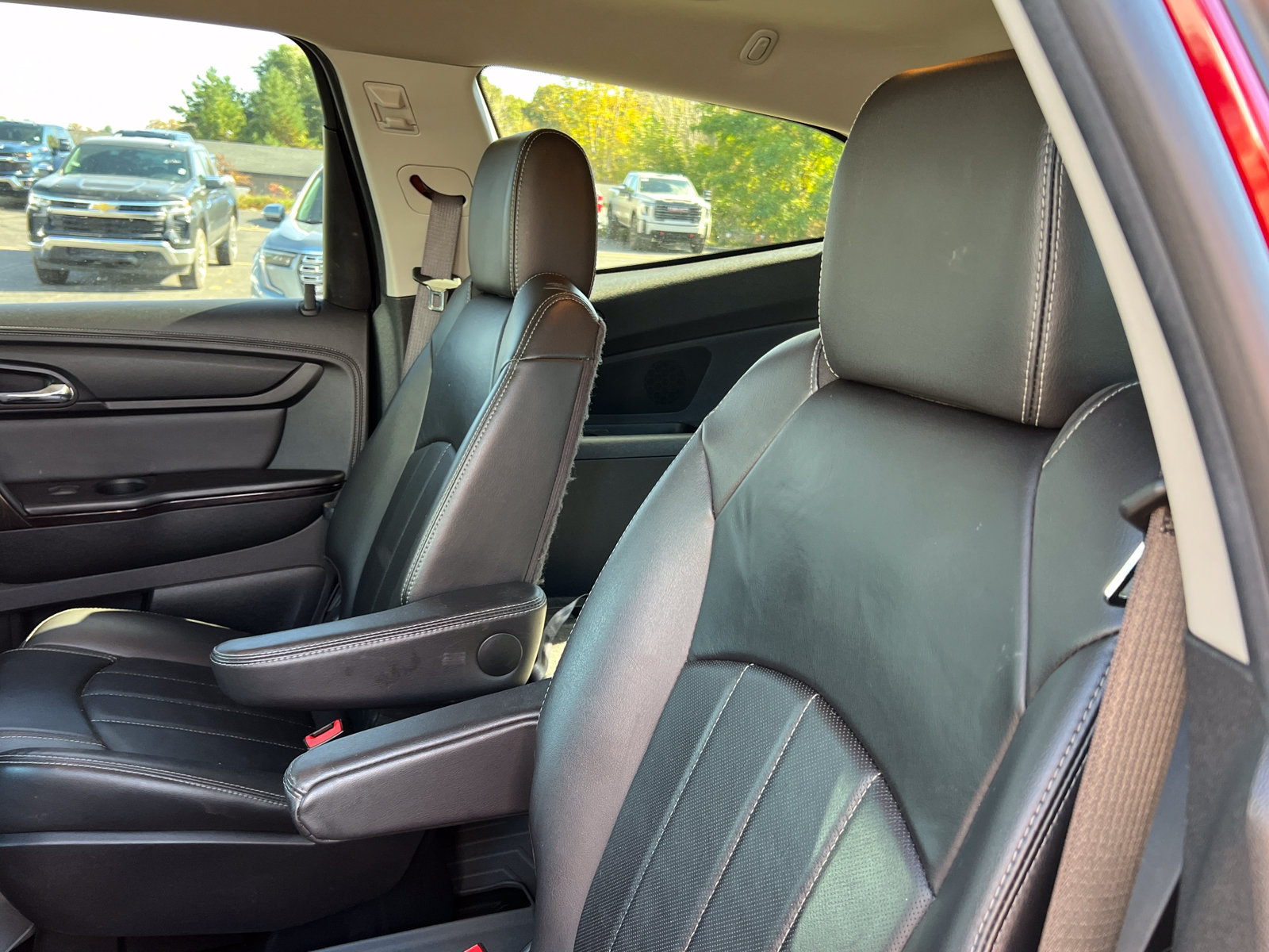 Used 2015 Chevrolet Traverse LTZ AWD/4WD image 4