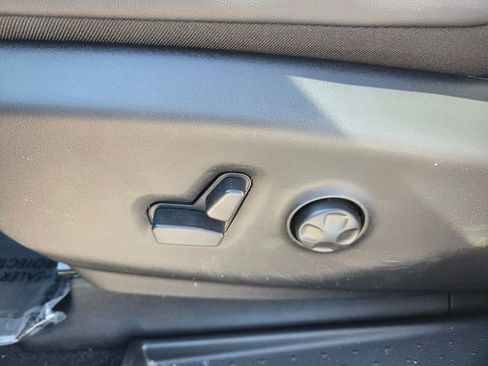 New 2026 Chrysler Pacifica Select image 4