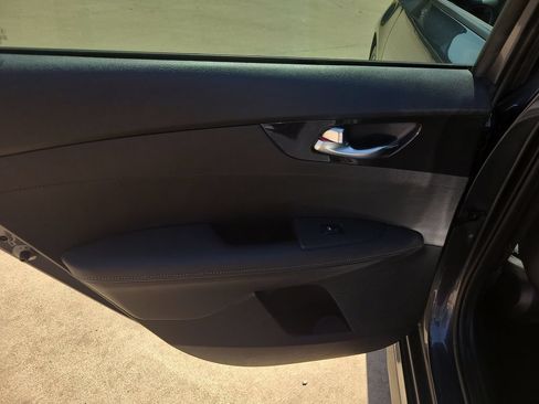 Used 2023 Kia Forte GT-Line w/ GT-Line Premium Package FWD image 12