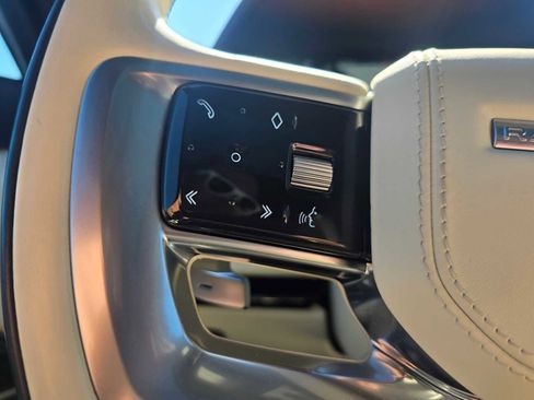 Certified 2023 Land Rover Range Rover SE image 33