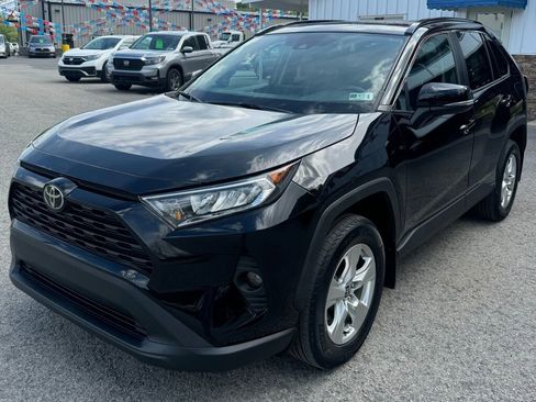 Used 2021 Toyota RAV4 XLE w/ Convenience Package AWD/4WD image 3