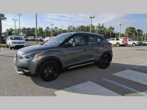 Used 2020 Nissan Kicks SR w/ SR Premium Package image 24
