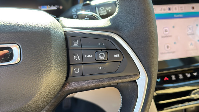 New 2027 Jeep Grand Cherokee Limited AWD/4WD image 15