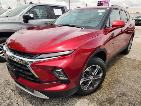 Used 2024 Chevrolet Blazer LT w/ Convenience Package FWD image 3