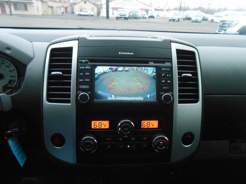 Used 2019 Nissan Frontier PRO-4X w/ Pro-4x Luxury Package image 14