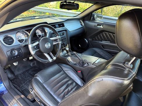 Used 2010 Ford Mustang Premium image 12