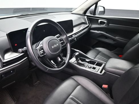 Used 2024 Kia Sorento S FWD image 19