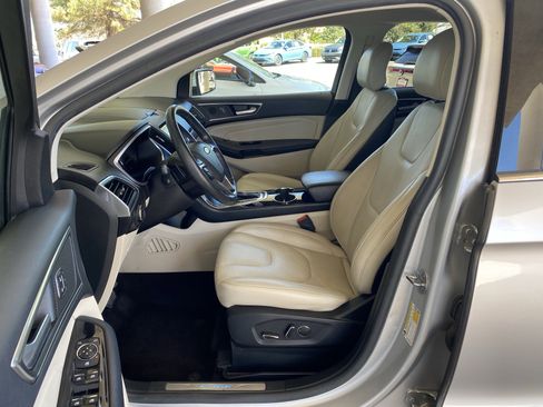 Used 2017 Ford Edge Titanium image 29