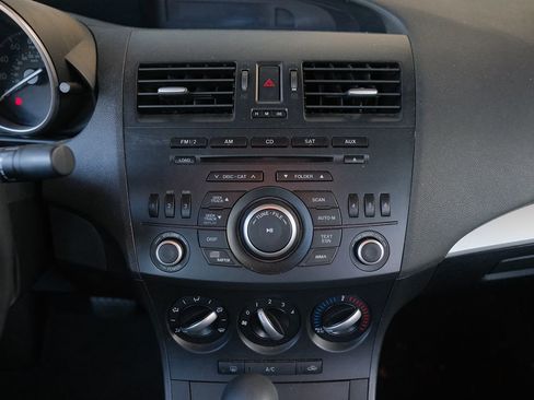 Used 2012 MAZDA MAZDA3 i Touring FWD image 18