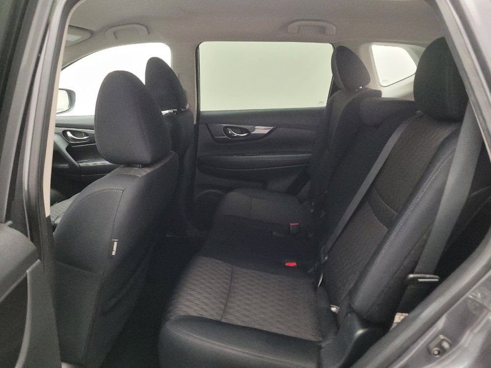 Used 2019 Nissan Rogue SV FWD image 18