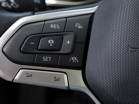 Certified 2024 Volkswagen Jetta SE FWD image 22