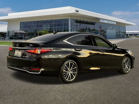 Used 2025 Lexus ES 300h 300h image 11