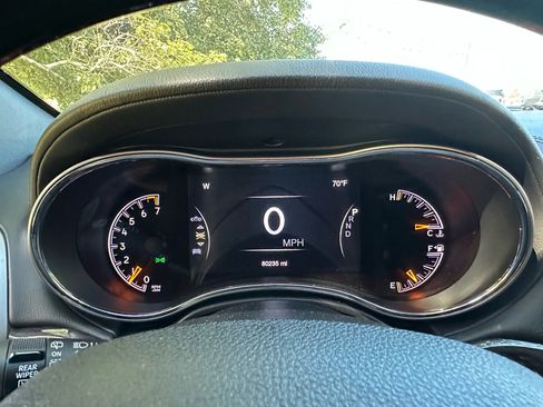 Used 2018 Jeep Grand Cherokee Overland image 19