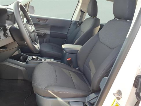 New 2025 Ford Maverick XL image 9