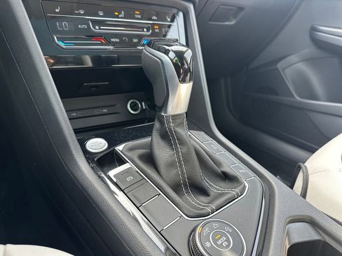 New 2026 Volkswagen Taos SE image 25