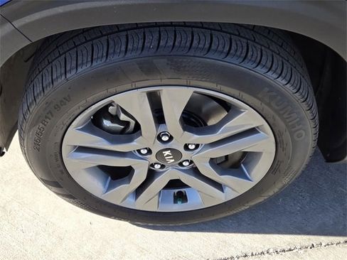 Used 2021 Kia Seltos LX image 9