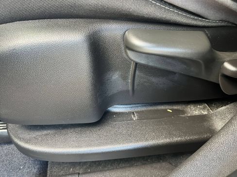 Used 2024 GMC Terrain SLE FWD image 21