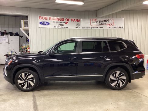 Used 2024 Volkswagen Atlas SEL image 2