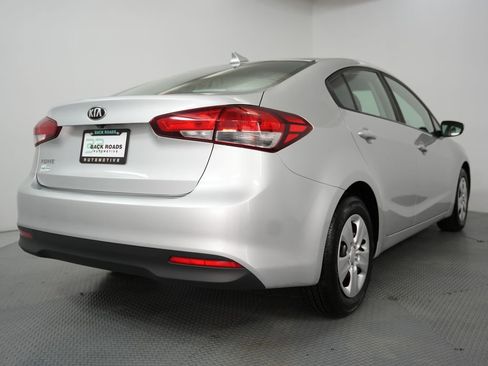 Used 2018 Kia Forte LX w/ LX Popular Package image 9