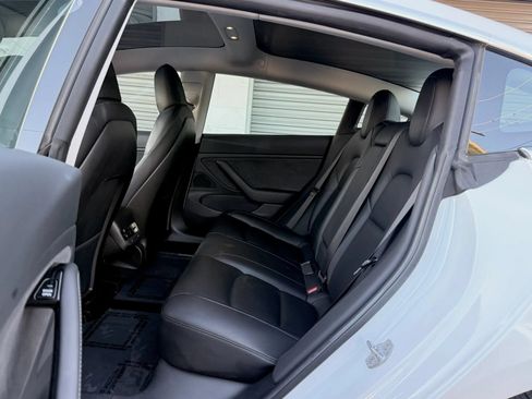 Used 2019 Tesla Model 3 Standard Range Plus RWD image 19