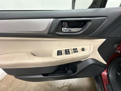 Used 2017 Subaru Outback 2.5i Premium image 15