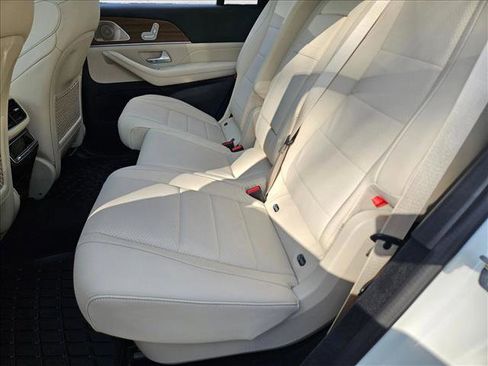 New 2026 Mercedes-Benz GLS 450 4MATIC image 16