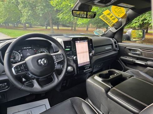 Used 2025 RAM 1500 Laramie image 12